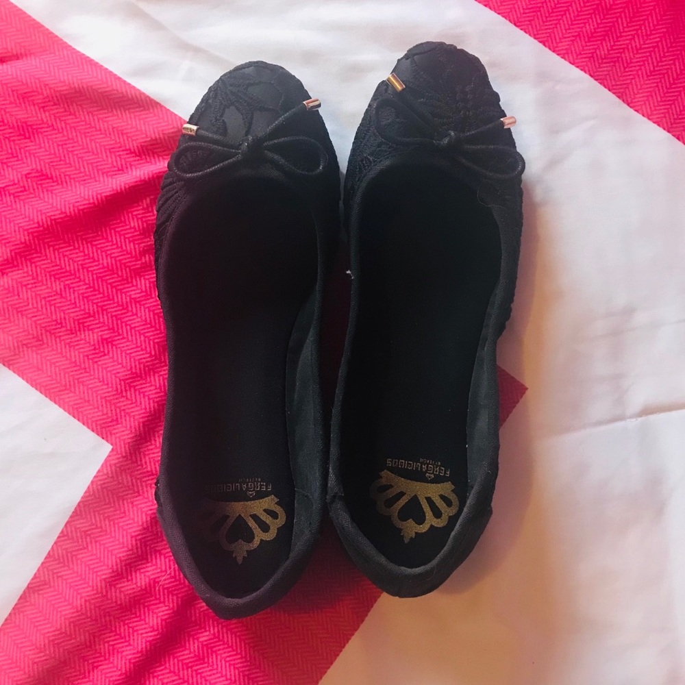 Feraglicious Flats Size 7